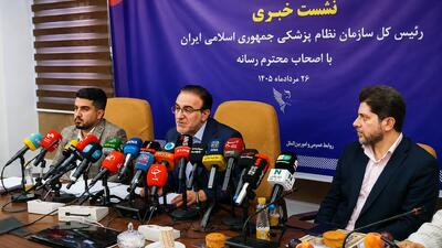 رئیس کل سازمان نظام پزشکی: جامعه پزشکی را با تخلف و زیرمیزی چند نفر قضاوت نکنید