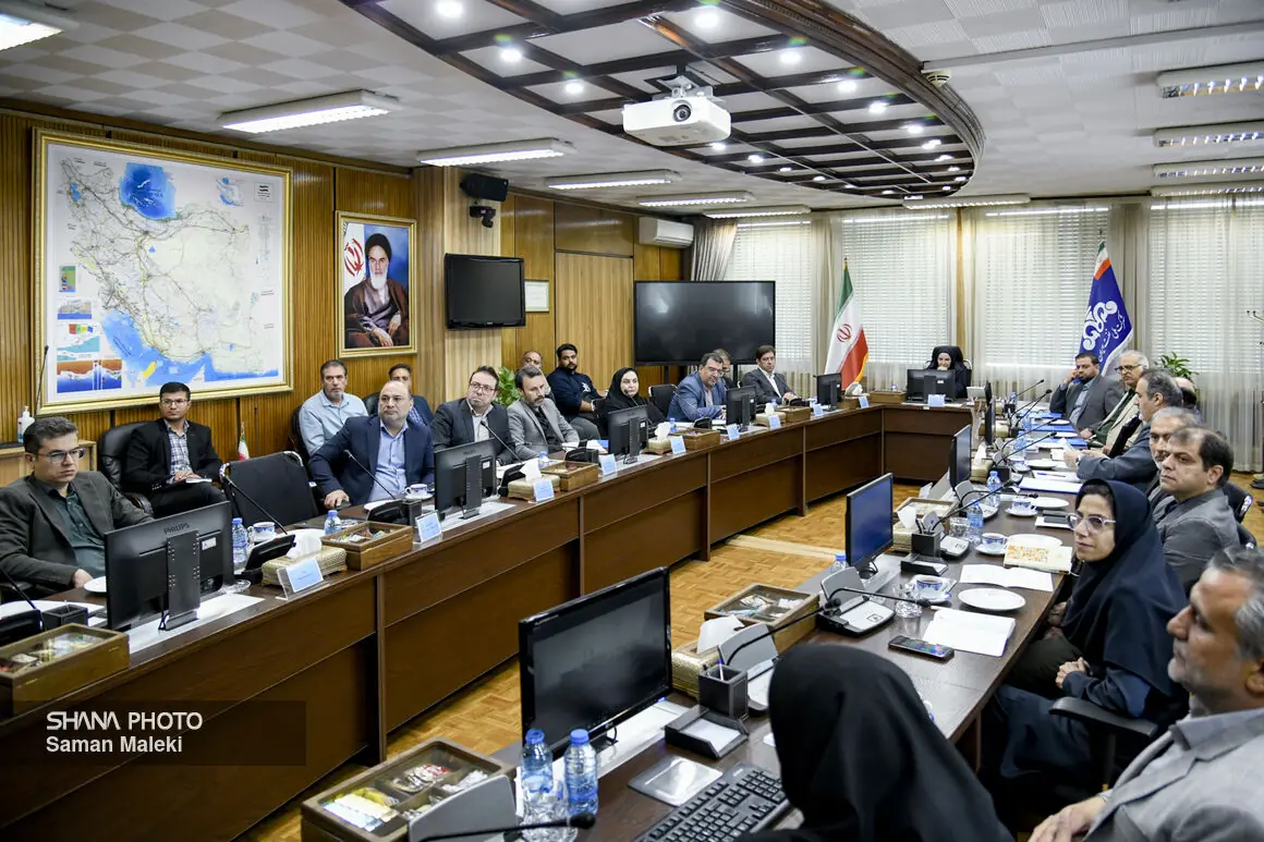نشست شورای راهبری تحول اداری وزارت نفت