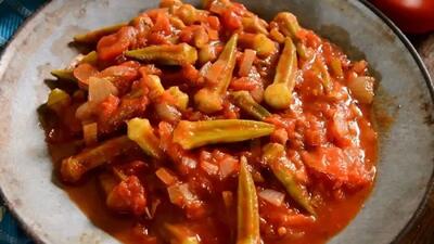 طرز تهیه ترشی بامیه با پوره گوجه فرنگی
