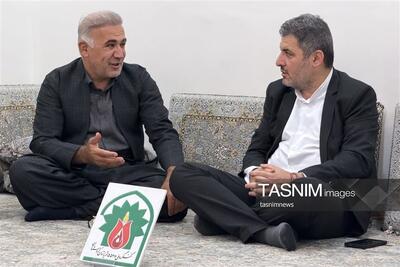  دیدار فرماندار مریوان با خانواده شهدا و آزادگان تصویر - تسنیم
