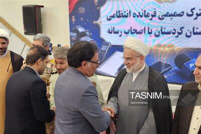 تجلیل فرماندهان انتظامی و مرزبانی کردستان از خبرنگاران تصویر - تسنیم