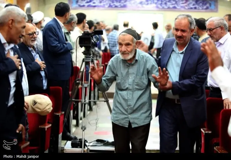 آزادگان؛ روایت ایستادگی مردانی که از سیمهای خاردار عبور کردند - تسنیم