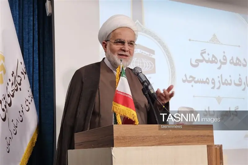 نماز پناه انسان در برابر مشکلات و دغدغههای زندگی است - تسنیم