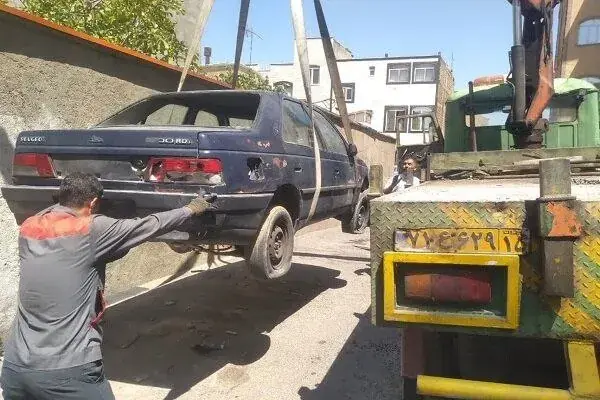 تداوم طرح جمعآوری خودروهای فرسوده در سطح شهر تبریز