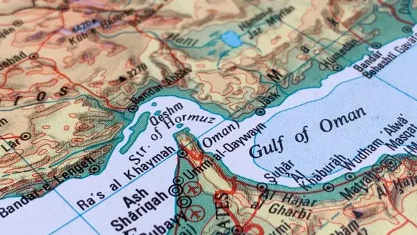 نقشه ترامپ درباره تنگه هرمز/ غریب آبادی: توهمات تو را اصلاح خواهیم کرد + عکس