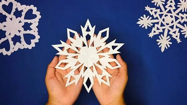 میتونی سختترین دانه برف رو با قیچی بسازی؟