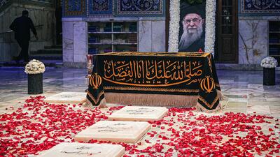 فیلم/ چهلمین روز حضور مردم در کنار مزار رهبر شهیدشان | آخرین خبر