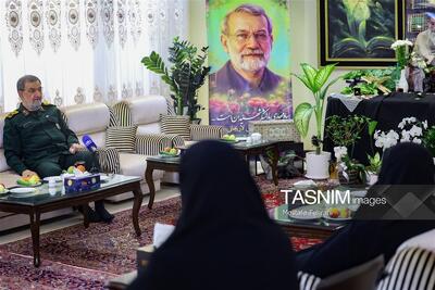 حضور دبیر شورای عالی امنیت ملی در منزل شهید لاریجانی