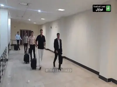  ورود کادر داوری به استادیوم شهید وطنی قائمشهر پیش از بازی نساجی - استقلال | آخرین خبر