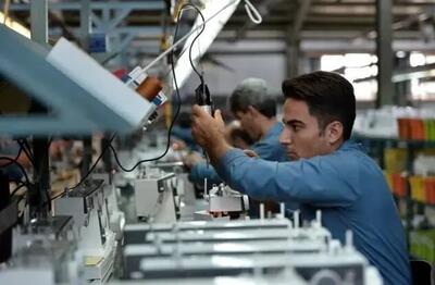 هشدار عضو اتاق بازرگانی: ۱۵ سال دیگر کارخانهها با کمبود نیروی انسانی روبهرو میشوند