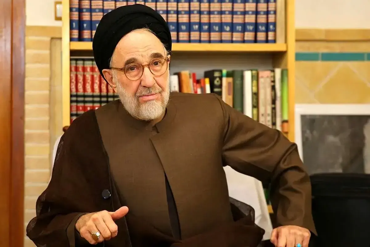 محمد خاتمی: تهاجم خارجی و جنگ همهجانبه ایران را از پا در نمیآورد