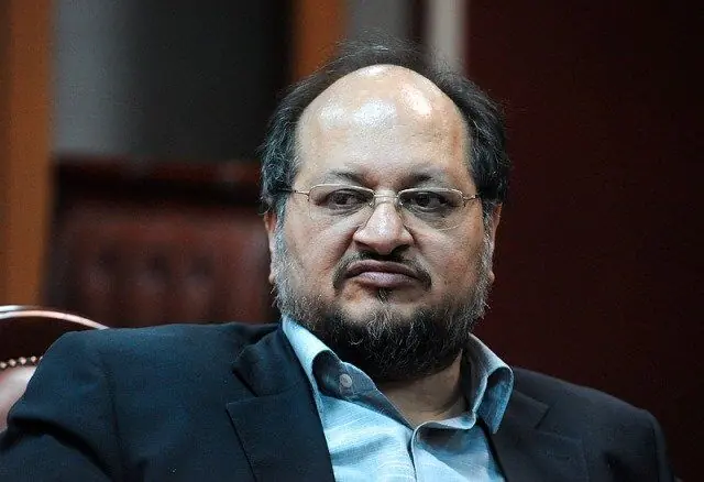 شریعتمداری: دفتر پزشکیان تغییرات هلدینگ خلیجفارس را متوقف کرد