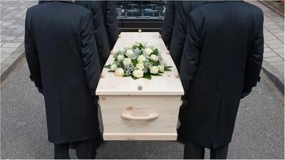 مرد انگلیسی ۳ سال با جسد مادرش زندگی کرد