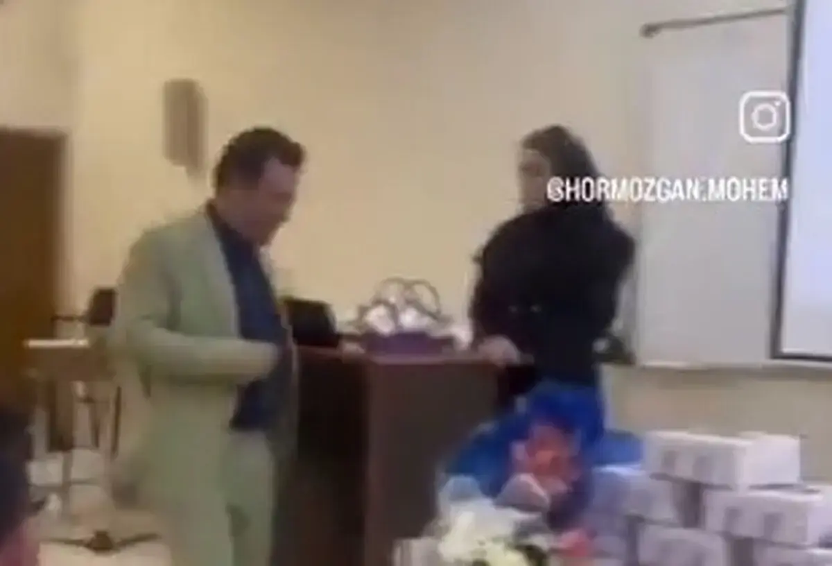 خواستگاری استاد از دانشجو در جلسه دفاع پایاننامه