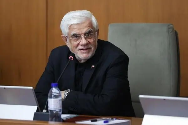 عارف: برنامههای آموزش و پرورش باید حداقل ۱۰ ساله باشد