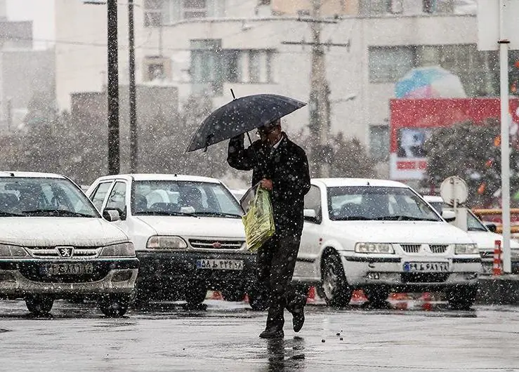  هشدار رگبار و رعدوبرق در ۹ استان؛ گرما همچنان در تهران ماندگار است
