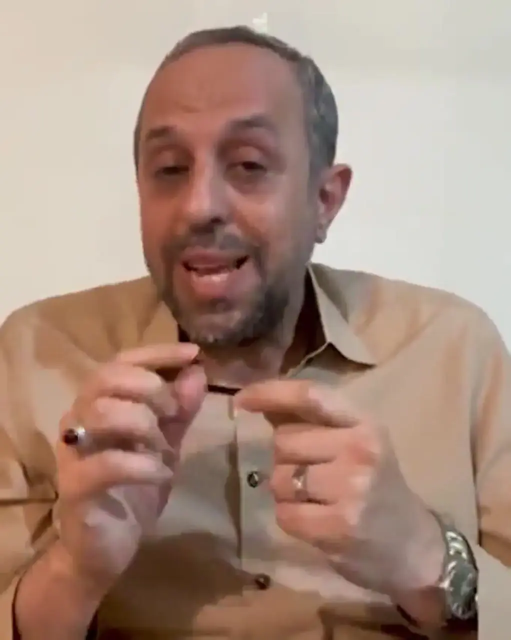 کنایه سنگین دستیار قالیباف به نبویان/ به کسی که پیشتر از او اسناد محرمانه دریافت میکرد، مراجعه کند؛ شاید نظر او درباره تفاهم را تغییر دهد +فیلم