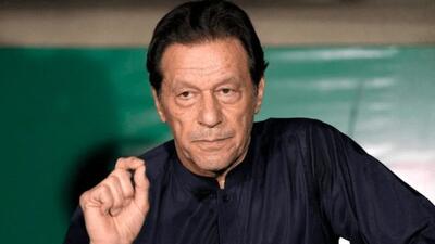 انتقال عمران خان به بیمارستان