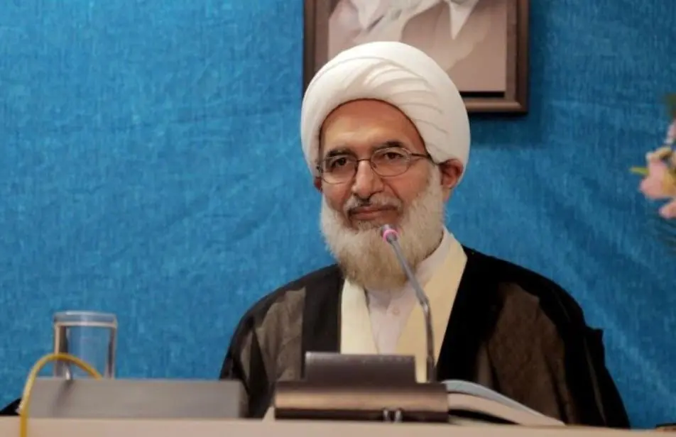  حاج علی اکبری: همسر رهبر شهید در بستر بیماری هستند