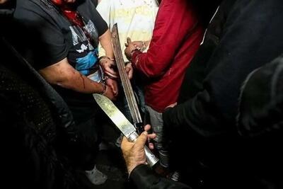 درگیری ساده در بیآرتی به قمهکشی کشید؛ مسافران وحشتزده شدند