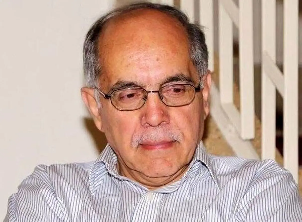 کوروش احمدی: یکی از ویژگیهای سیاست خارجی ما این است که مرغمان یک پا دارد/ الان موضع ایران تاکید بر ۲۰ درصد سهم از خزر است+ فیلم