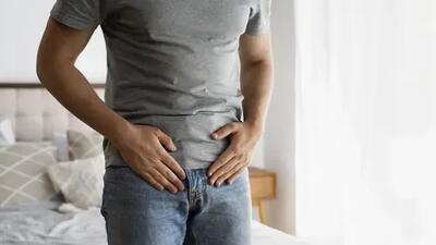  نگه داشتن ادرار در سفر یا جلسات طولانی چه خطراتی دارد؟ ۵ عارضه‌ای که باید بشناسید