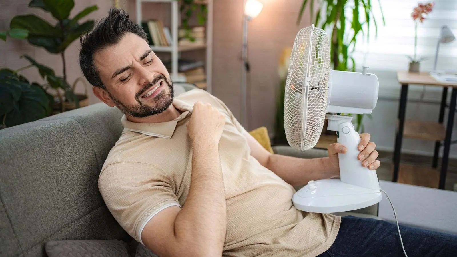 چگونه باد پنکه را خنک کنیم؟ ترفندهای خنک شدن باد پنکه