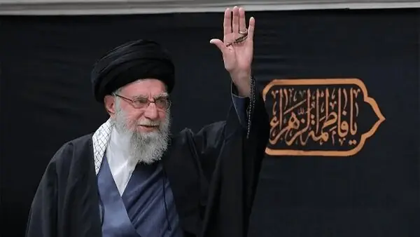 حضور فرزندان رهبر شهید انقلاب در مراسم چهلمین روز تشییع و تدفین آقای شهید +ویدیو