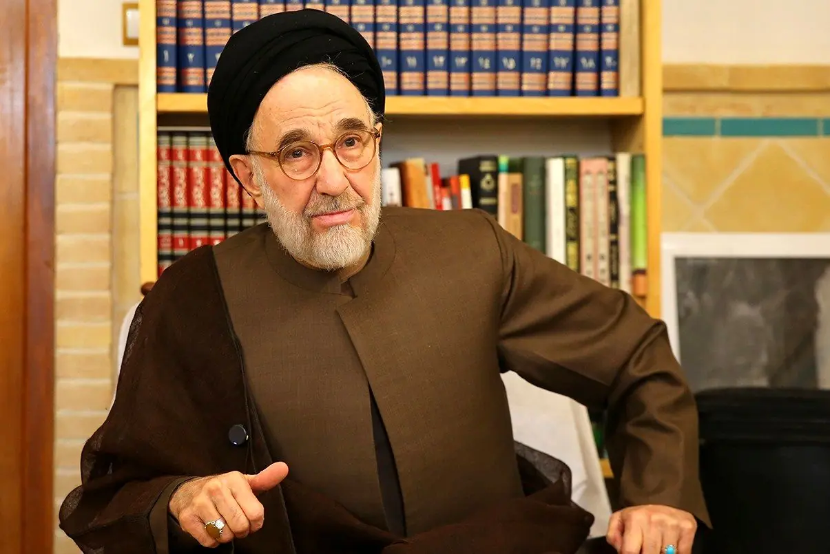 محمد خاتمی: تهاجم خارجی و جنگ همهجانبه ایران را از پا در نمیآورد