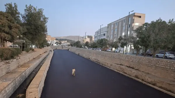 عملیات آسفالت بستر رودخانه الیگودرز متوقف شد - همدلی