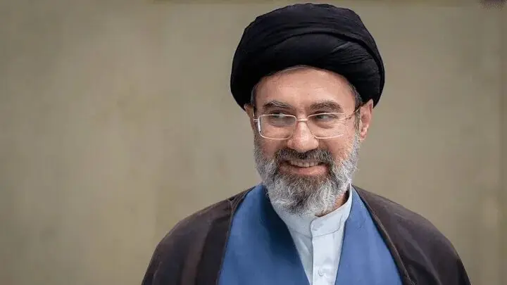  برای نخستین بار؛ تصویری از رهبر انقلاب، آیت الله سید مجتبی خامنه‌ای