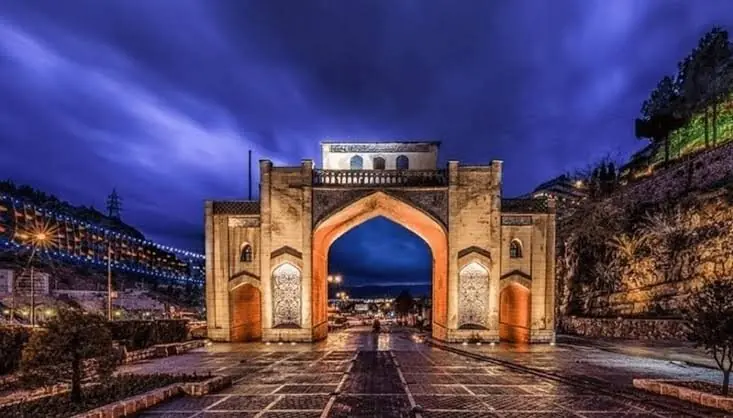  عکس رنگی شده، از شیراز؛ سال ۱۹۱۱ میلادی، هم‌زمان با پادشاهی احمدشاه قاجار