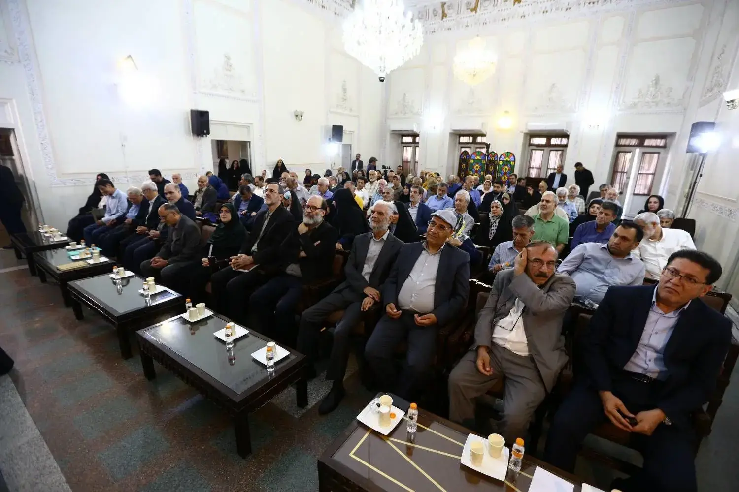 بوعلیسینا، حکیمی که زبان فارسی را به سپهر مفاهیم فلسفی وارد کرد