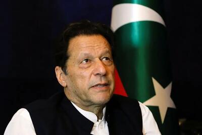 عمران خان به بیمارستان منتقل میشود