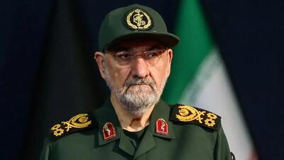 دبیر شورای عالی امنیت ملی با خانواده شهید لاریجانی دیدار کرد