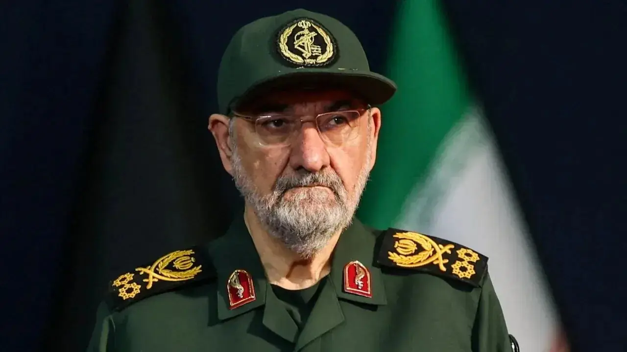  دبیر شورای عالی امنیت ملی با خانواده شهید لاریجانی دیدار کرد