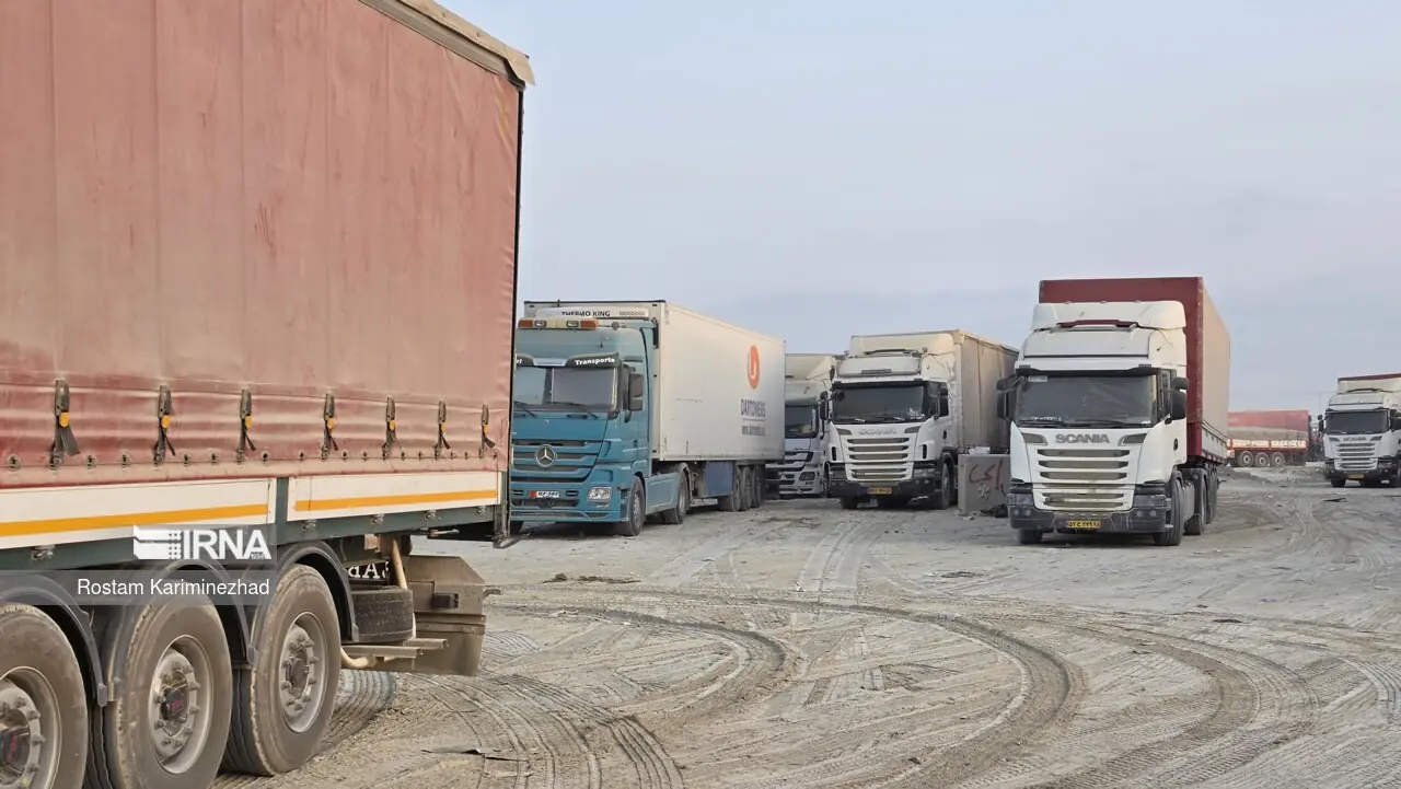 خدماترسانی شبانهروزی گمرک «ریمدان» به فعالان اقتصادی؛ تردد ۱۲۲۹ کامیون در ۲۴ ساعت