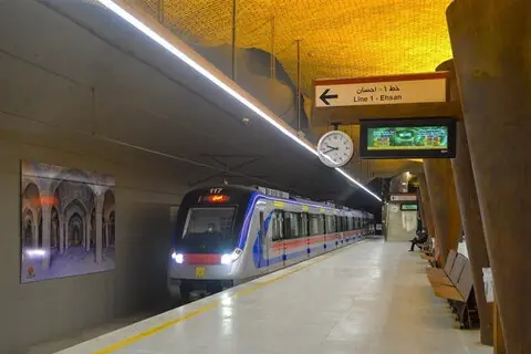 خدماترسانی رایگان خطوط ۱ و ۲ متروی شیراز همزمان با برگزاری کنکور