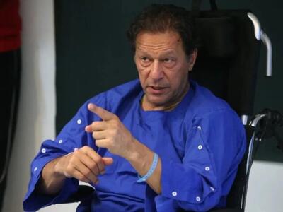 عمران خان به بیمارستان منتقل شد