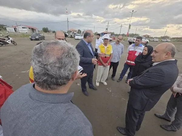 نجات ۱۰ نفر از غرقشدگی در ساحل چاف و چمخاله