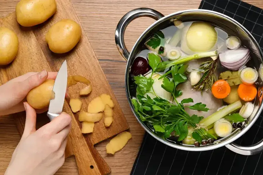 سوپ سبز خوشمزه و مقوی؛ یک کاسه گرم و دلچسب با بروکلی، اسفناج و جو پرک