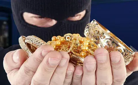  ماجرای سرقت طلای ۳۰۰ میلیونی‌اش از زن جوان/ ویدئو