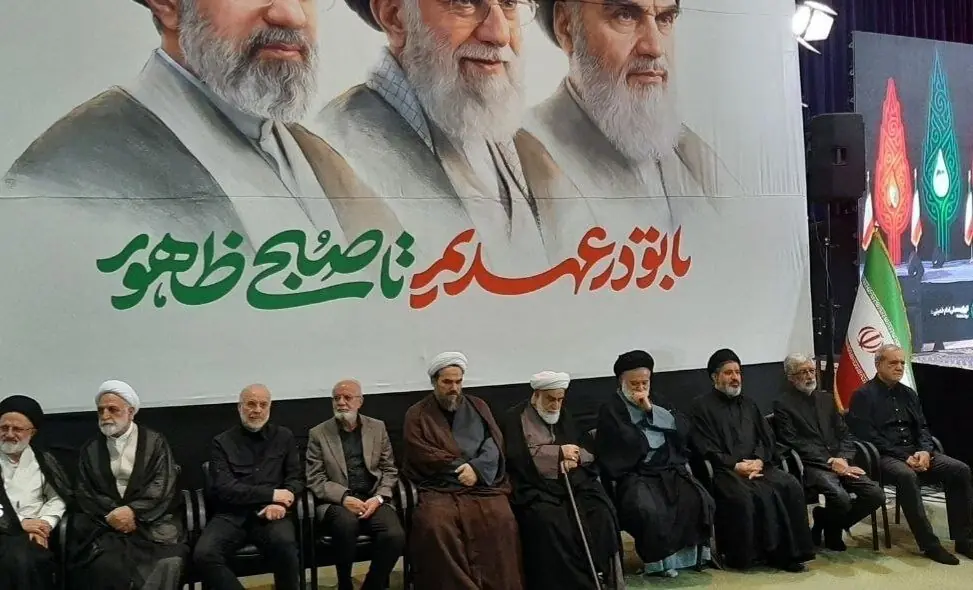پزشکیان در مراسم چهلم رهبر شهید/ رئیس جمهور در کنار حدادعادل در قاب تصویر