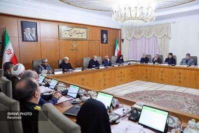 مسئولان دولت پزشکیان در مراسم چهلم رهبر شهید/ وزیر ارتباطات و رئیس کل بانک مرکزی در یک قاب + تصاویر