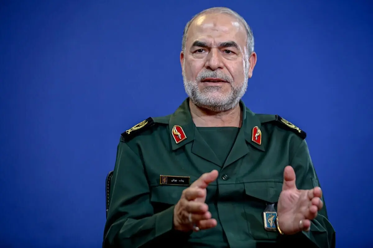 معاون سیاسی سپاه: استکبار جهانی در یک رویارویی راهبردی با جمهوری اسلامی قرار گرفته است/ اگر اراده مردم دچار تزلزل شود، کشور با مشکل روبرو میشود
