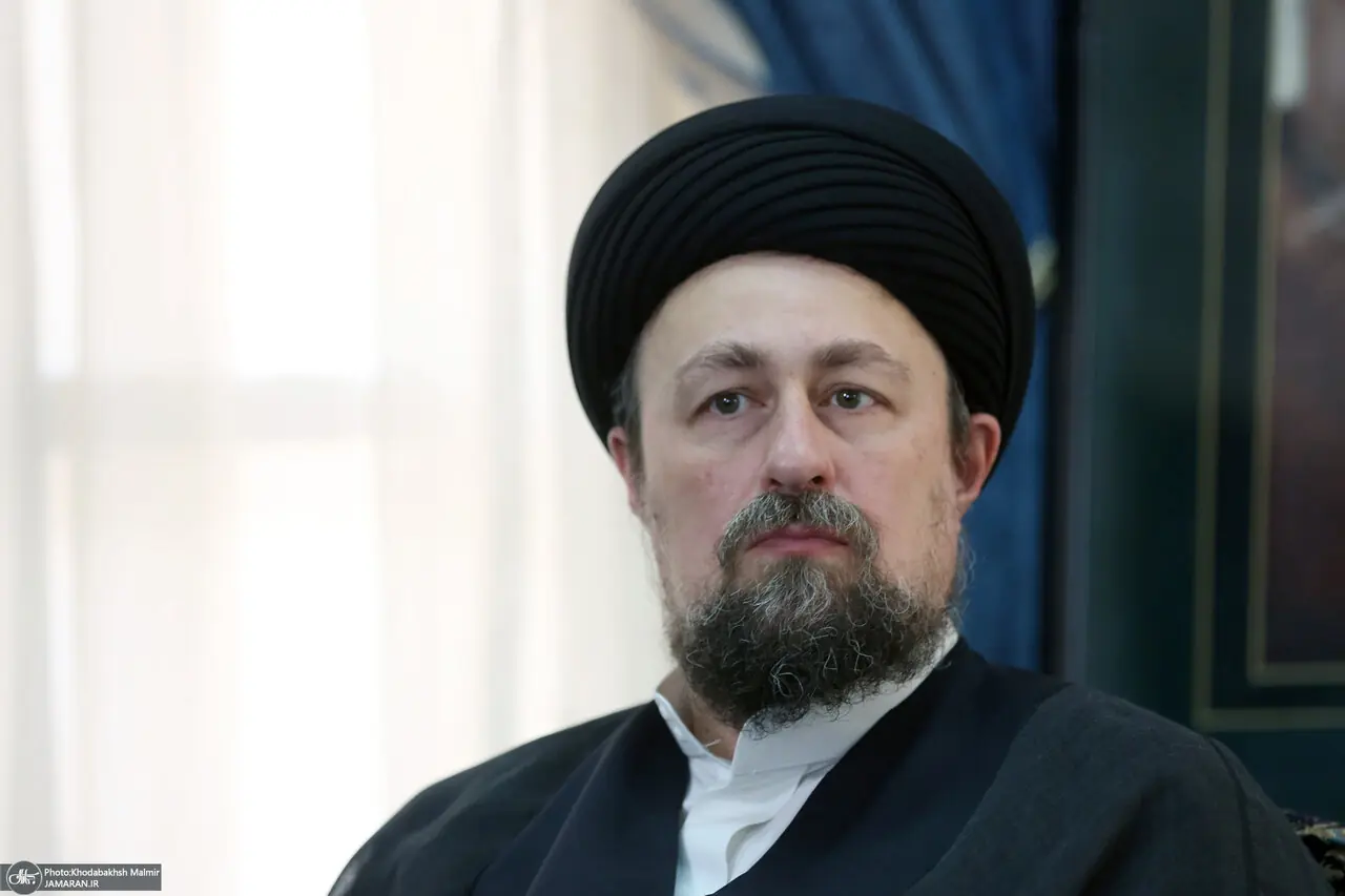 سیدحسن خمینی در مراسم چهلم رهبر شهید/ احوالپرسی با داماد رهبری و مسعود خامنه ای + تصاویر