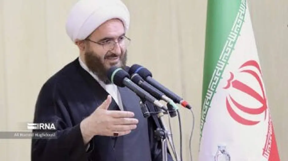 حاج علی اکبری: همسر رهبر شهید در بستر بیماری هستند/ ایشان حق مادری بر گردن امت دارند/ آیتالله خامنهای با چه صفاتی از همسرشان سخن میگفتند؟ - مردم سالاری آنلاین