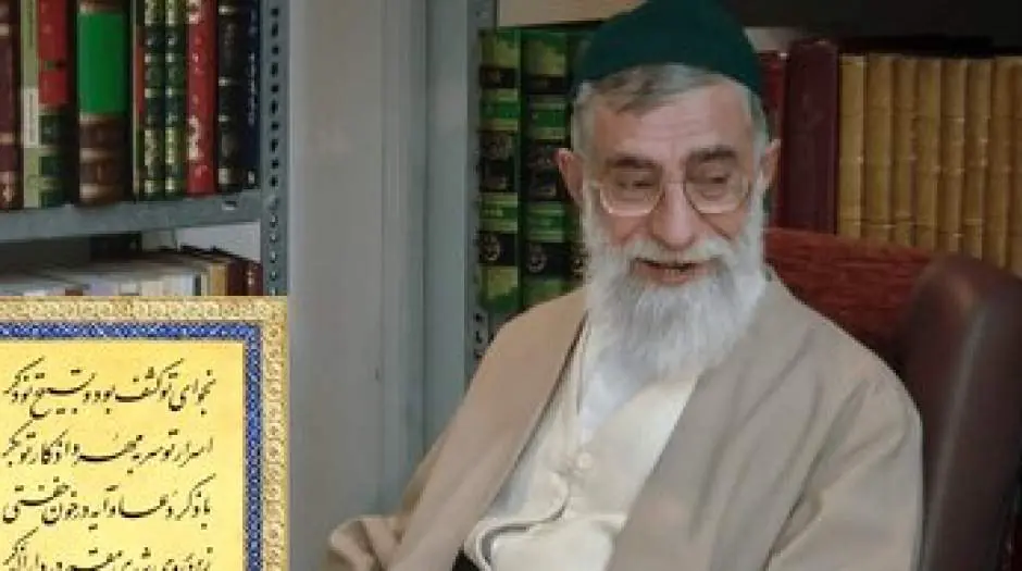 رهبر شهید در کتابخانه شخصیشان/ انتشار برای نخستین بار به مناسبت چهلمین روز تدفین - مردم سالاری آنلاین
