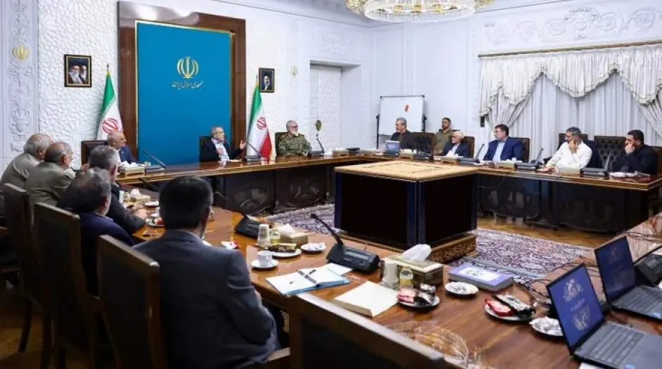 فریاد پزشکیان برای تغییر نظام اداری - مردم سالاری آنلاین