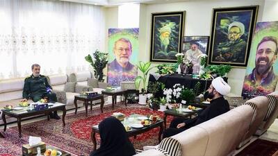 دیدار دبیر شورای عالی امنیت ملی با خانواده شهید لاریجانی